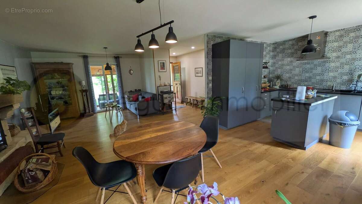 Maison à BRAX