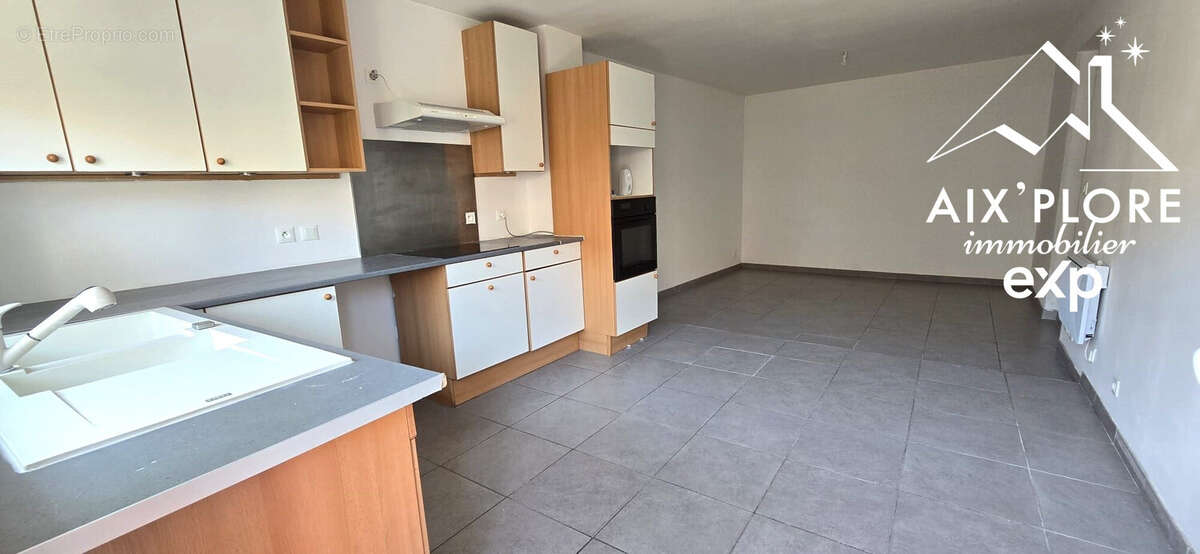 Maison 98 m² à Saint-Jean-Le-Vieux  - photo 2