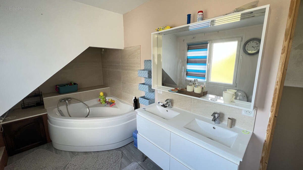 Maison à LA FERTE-ALAIS