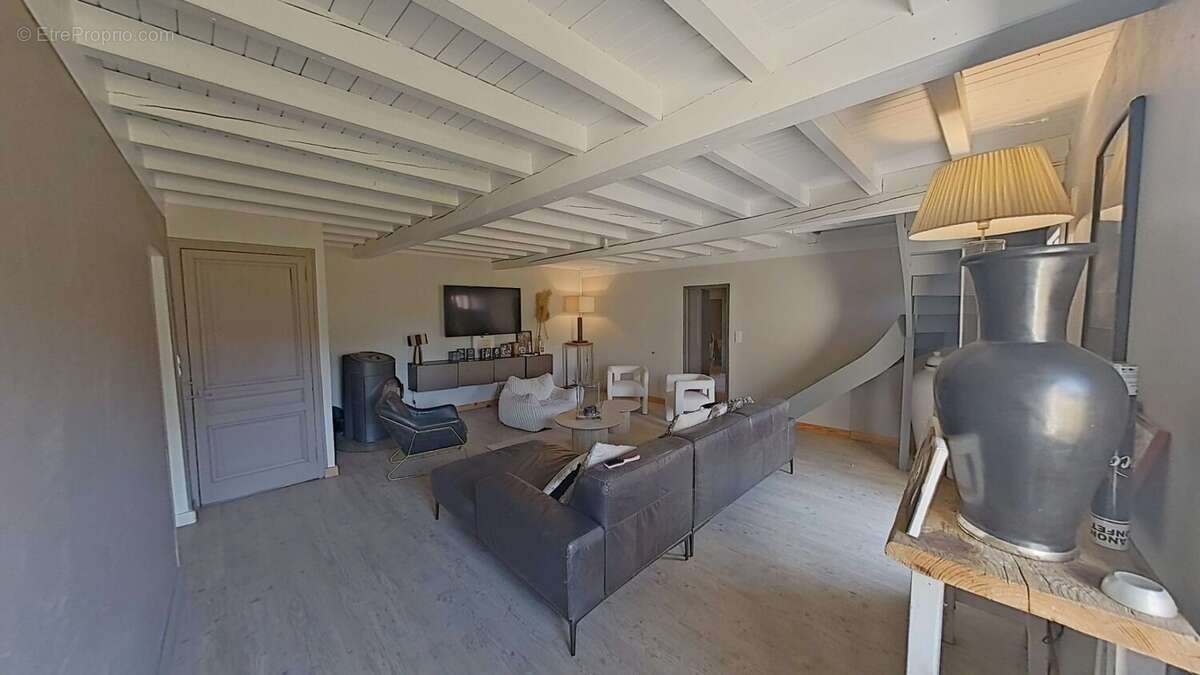 Maison 254 m² à Veauche  - photo 6