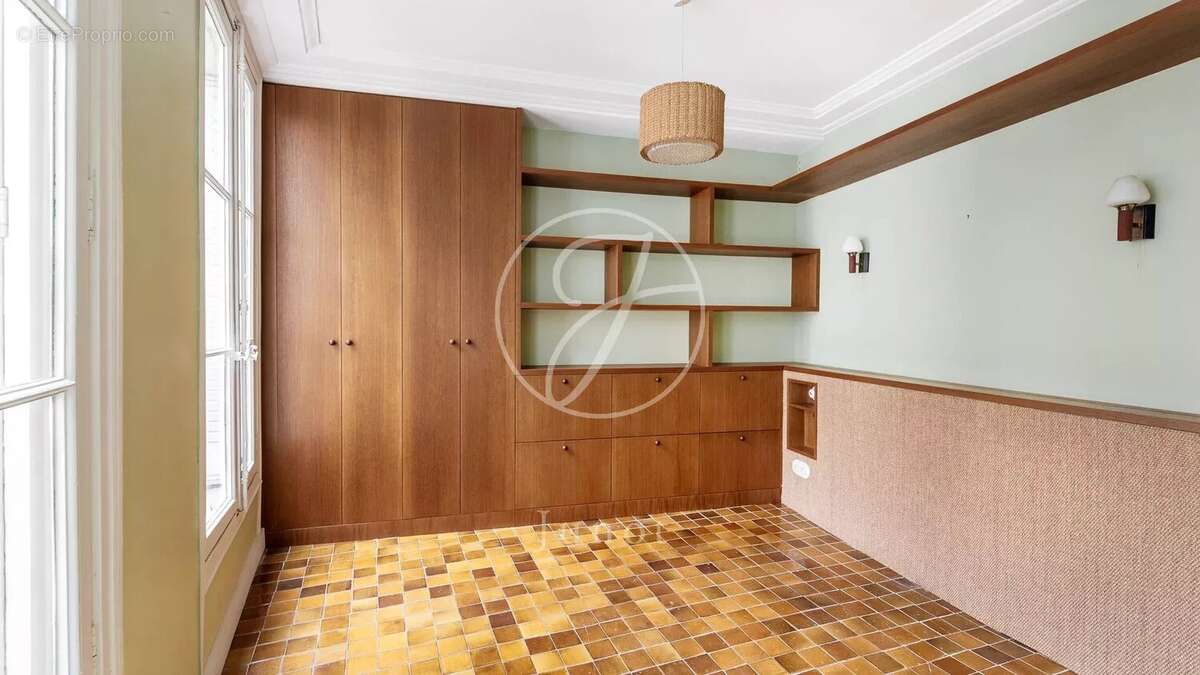 Appartement à PARIS-10E