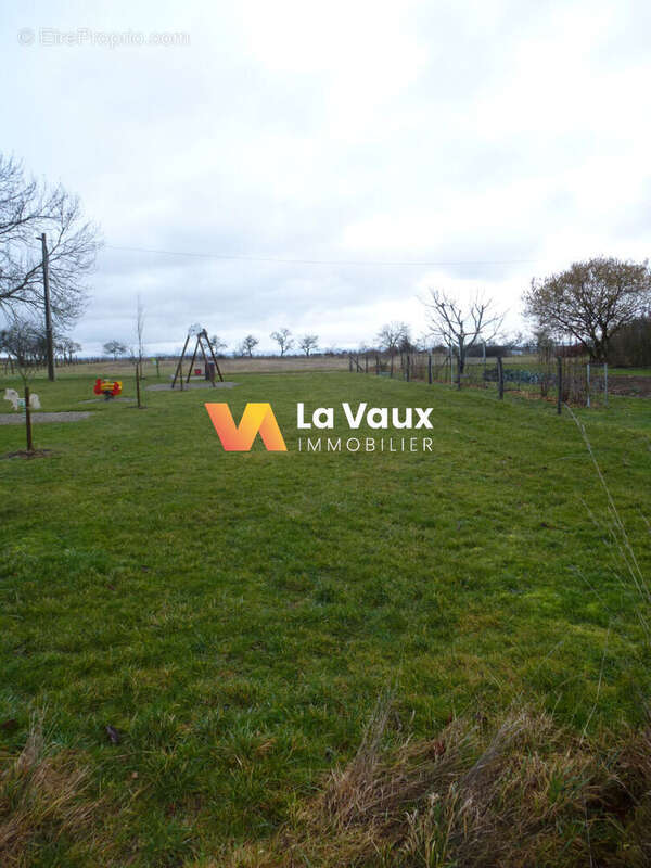 Terrain à VRONCOURT