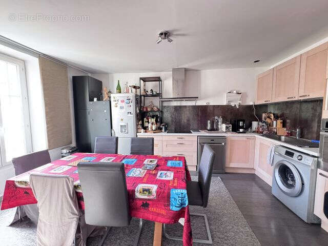 Appartement à PEYROLLES-EN-PROVENCE