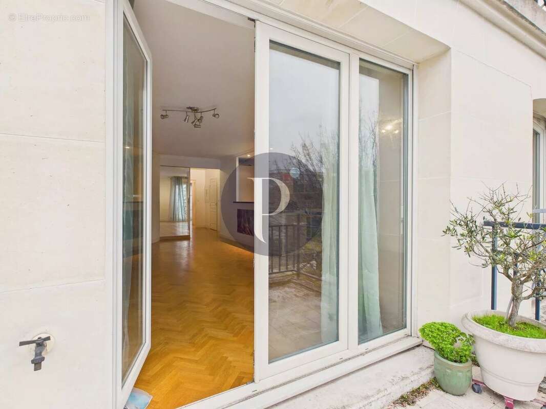 Appartement à LE PLESSIS-ROBINSON