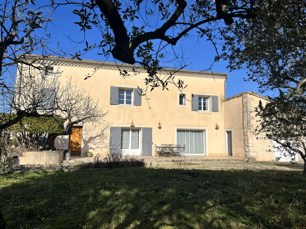 Maison à PERNES-LES-FONTAINES