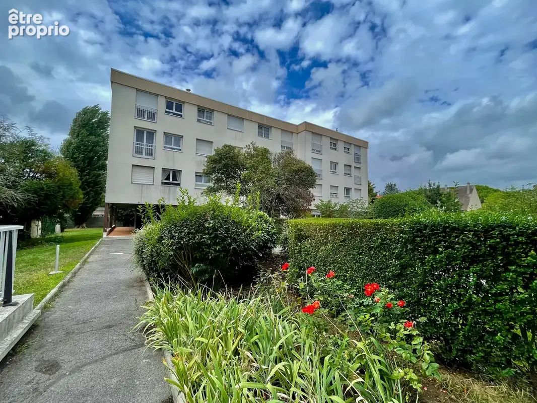 Appartement à LES PAVILLONS-SOUS-BOIS
