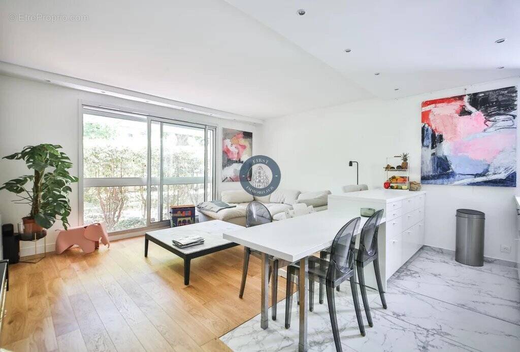 Appartement à NEUILLY-SUR-SEINE