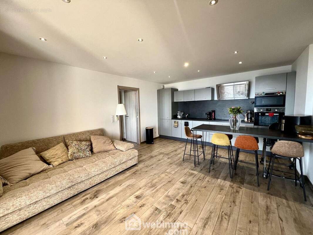 ...Ou les espaces sont parfaitement délimités - Appartement à SAN-MARTINO-DI-LOTA