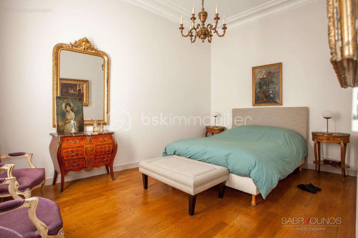 Appartement à PARIS-7E