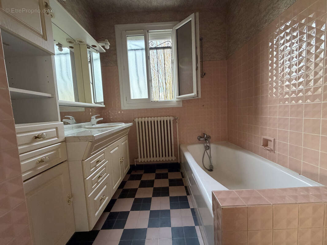 Maison à RIORGES