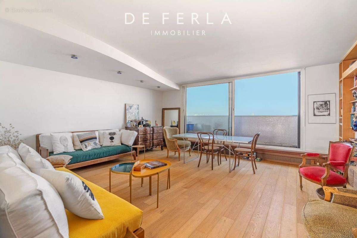 Appartement à PARIS-14E