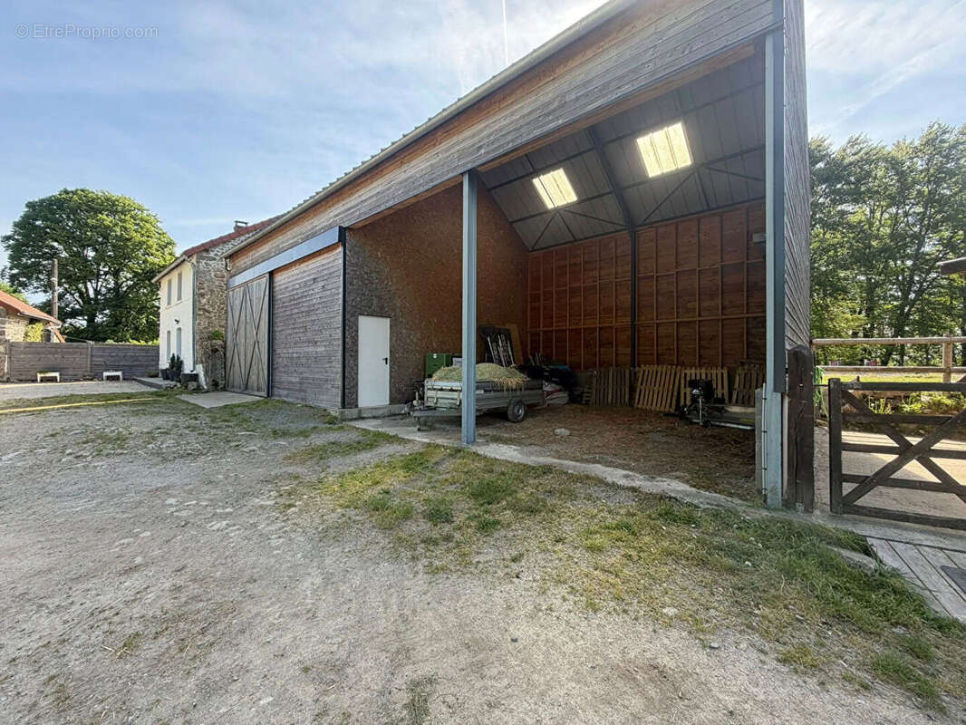Maison à CEYROUX