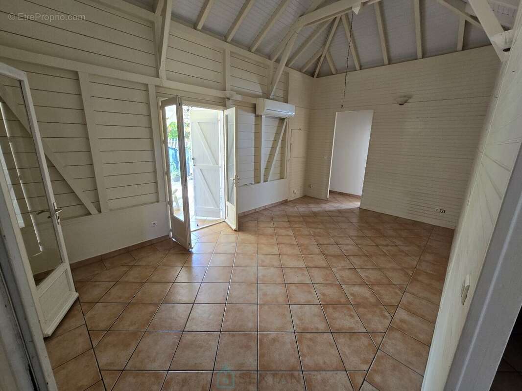 Maison à LES TROIS-ILETS