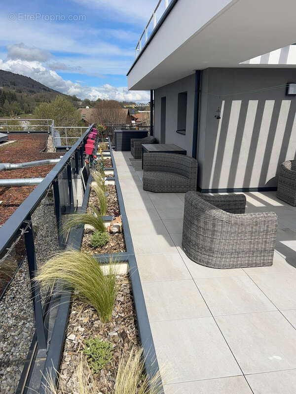 Appartement à CRUSEILLES