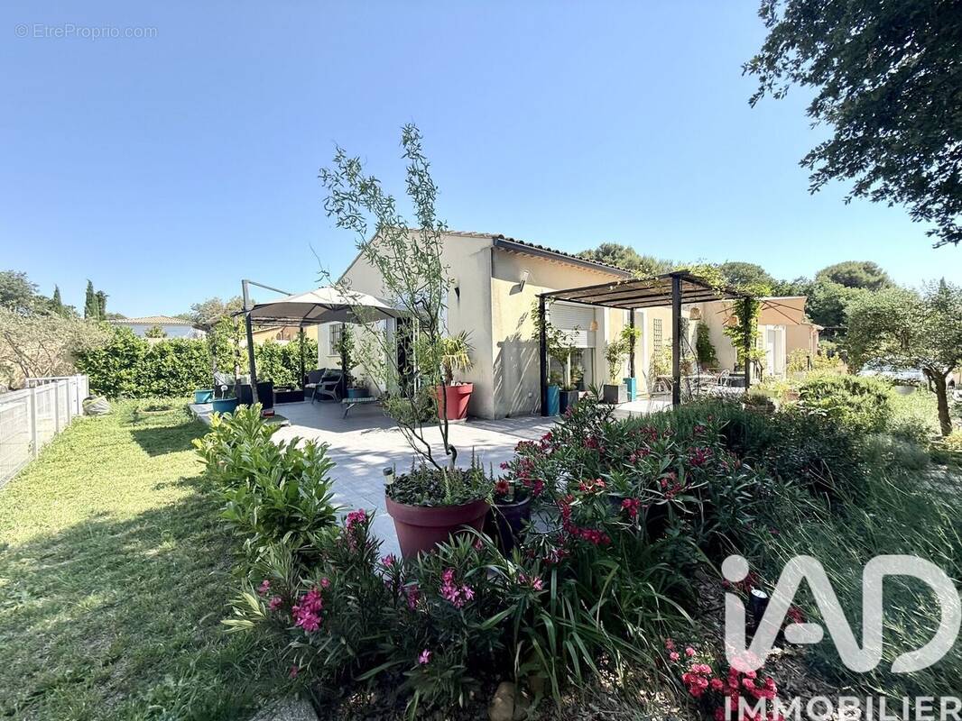 Photo 1 - Maison à SAINT-PAUL-LES-FONTS