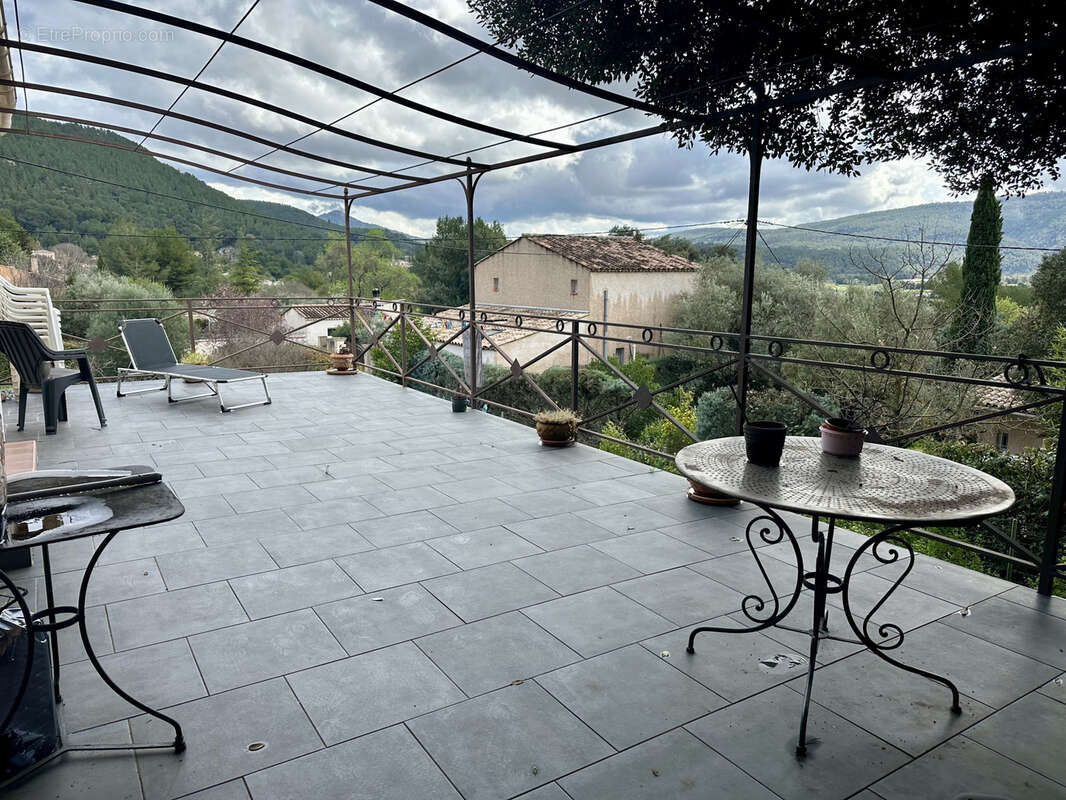 Maison à CUGES-LES-PINS