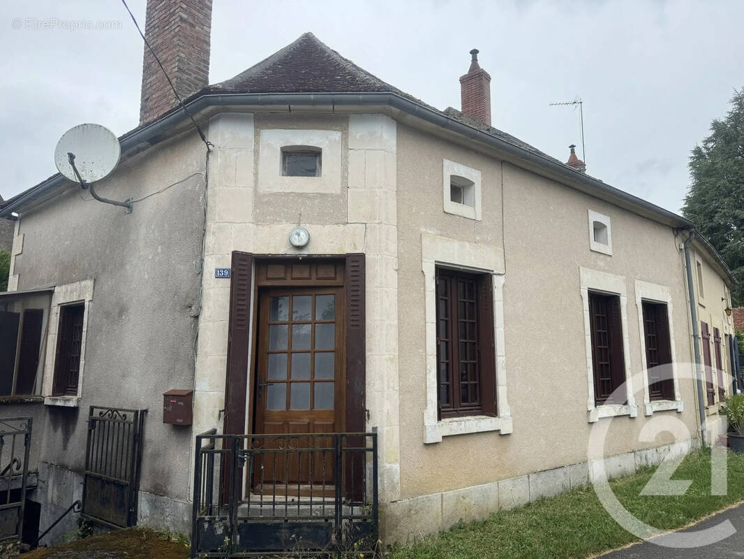 Maison à CHATEAUNEUF-VAL-DE-BARGIS