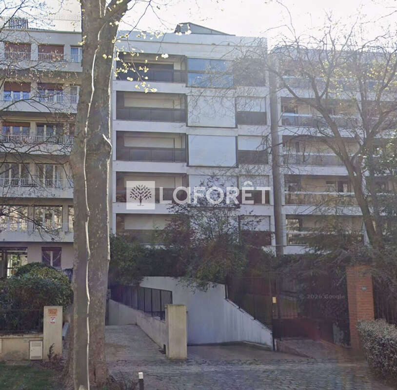 Appartement à NEUILLY-SUR-SEINE