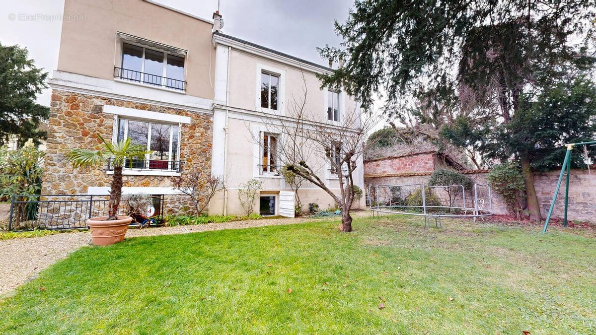 Appartement à NANTERRE