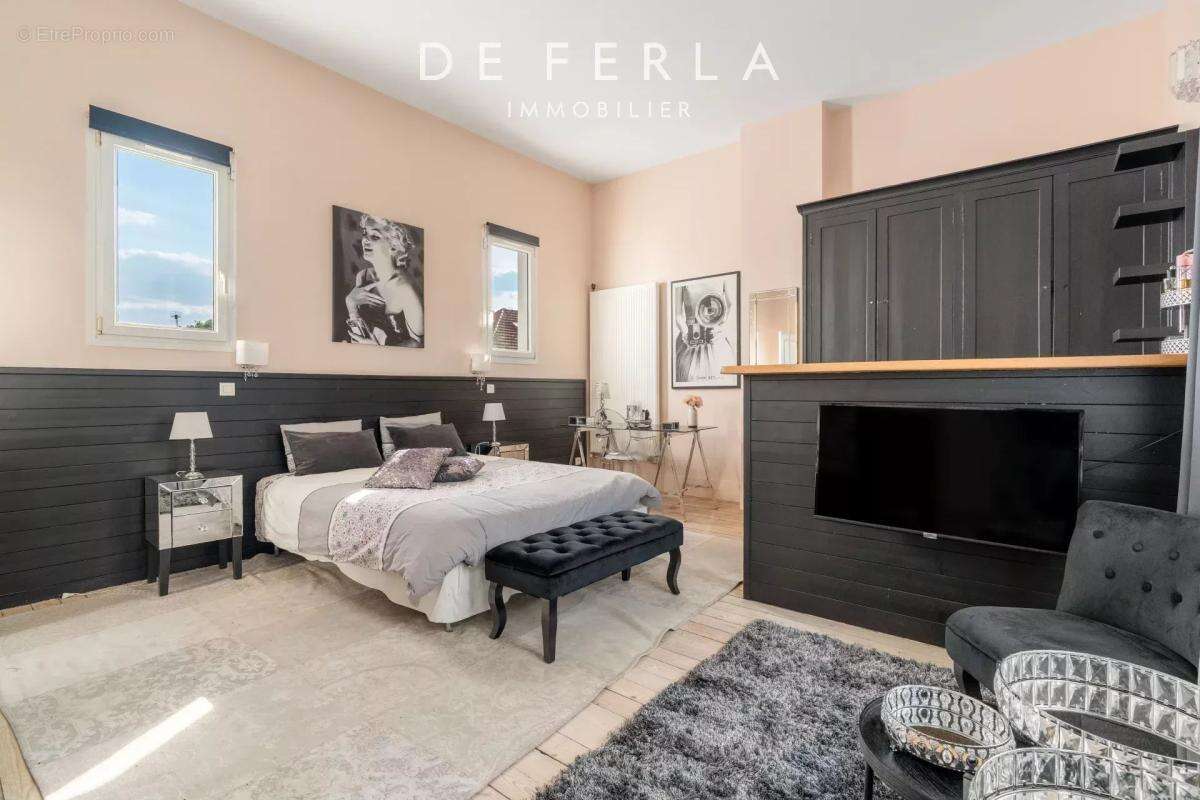 Maison à SAINT-MAUR-DES-FOSSES