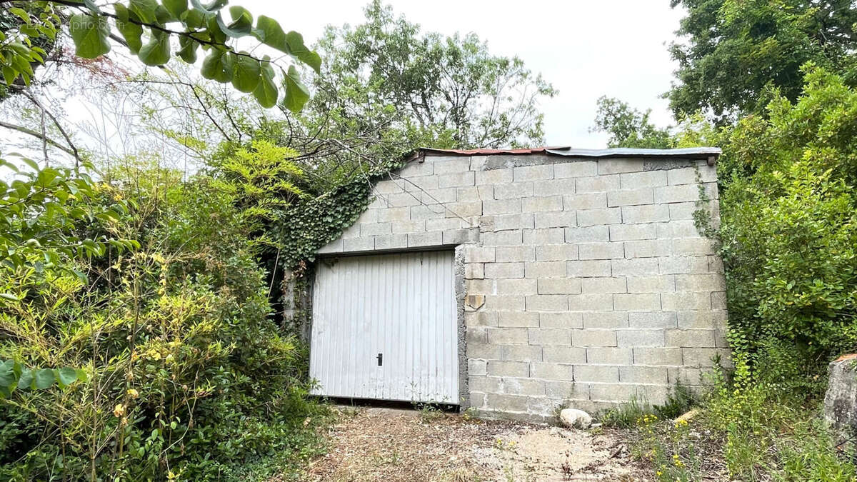 Ensemble immobilier à rénover sur 3,7 hectares - photo 12