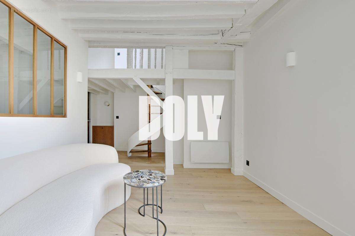 Appartement à PARIS-8E