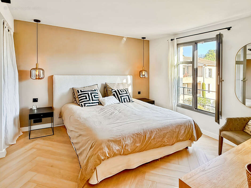 Appartement à MOUGINS