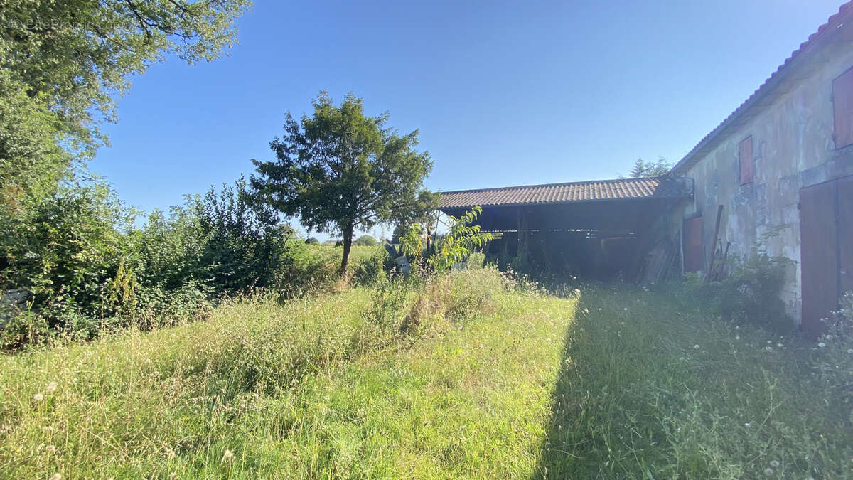 Maison à CHENAC-SAINT-SEURIN-D&#039;UZET