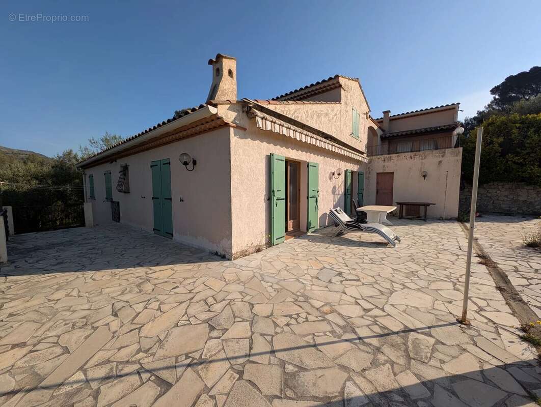 Maison à DRAP