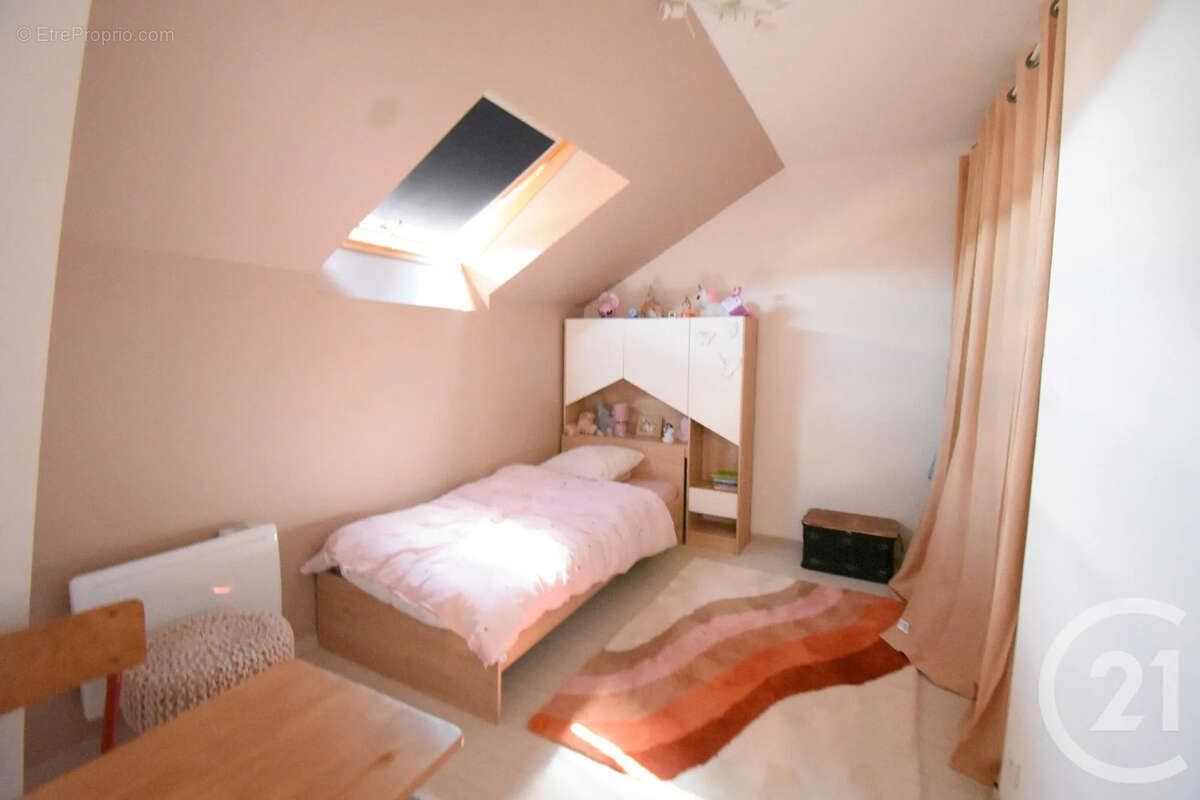 Maison 103 m² à Vendat  - photo 6