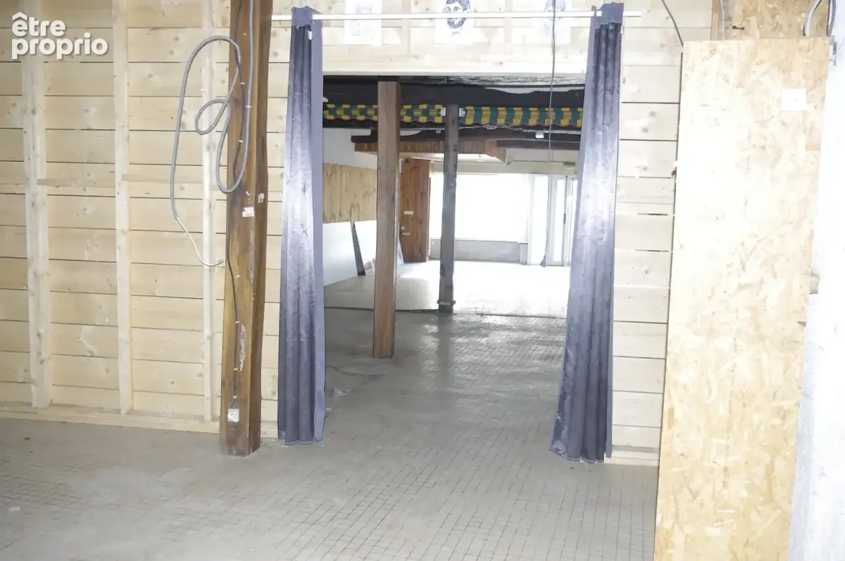 Immeuble en pierre  à vendre VIC FEZENSAC (32)  avec local commercial  et logement à aménager - photo 11