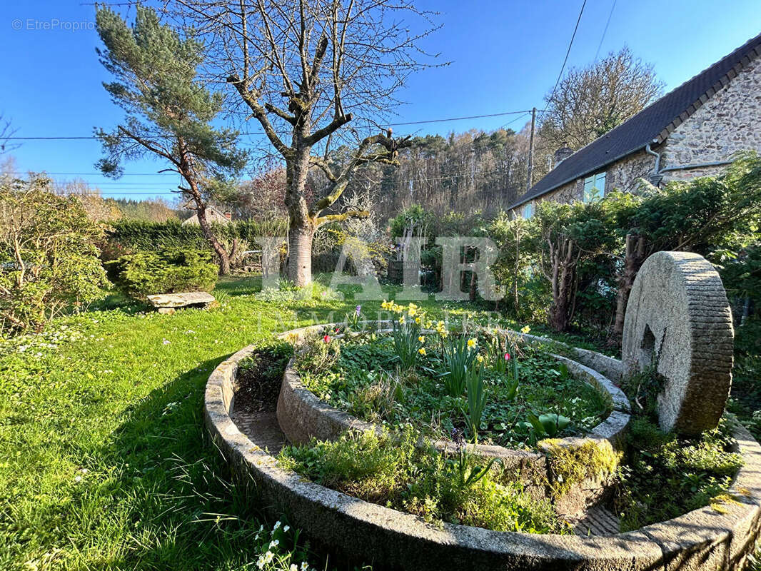 Maison à LA LANDE-DE-GOULT