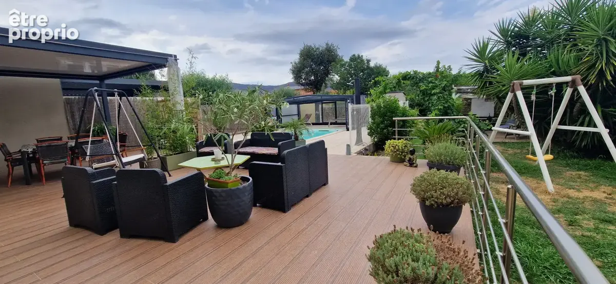À vendre, belle maison 4 faces située sur un terrain de 670 m2, offrant un cadre de vie agréable et de belles - photo 2