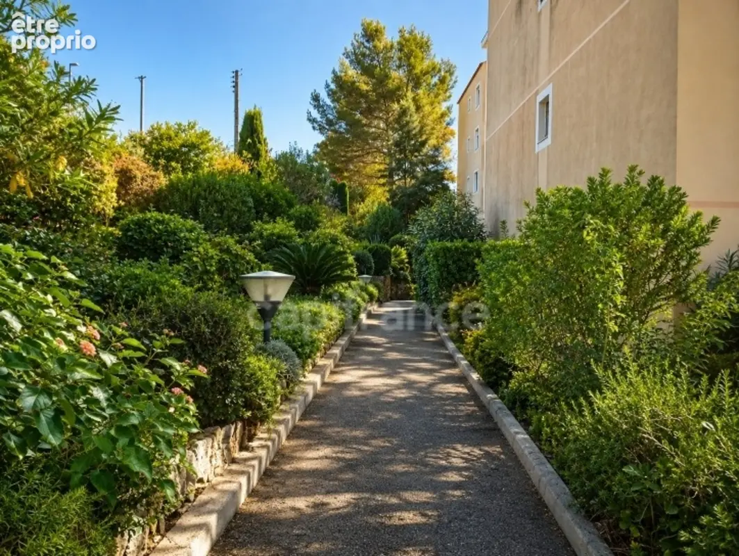 Saint-raphaël – valescure  t3 en rez-de-jardin avec garage et cave - photo 9