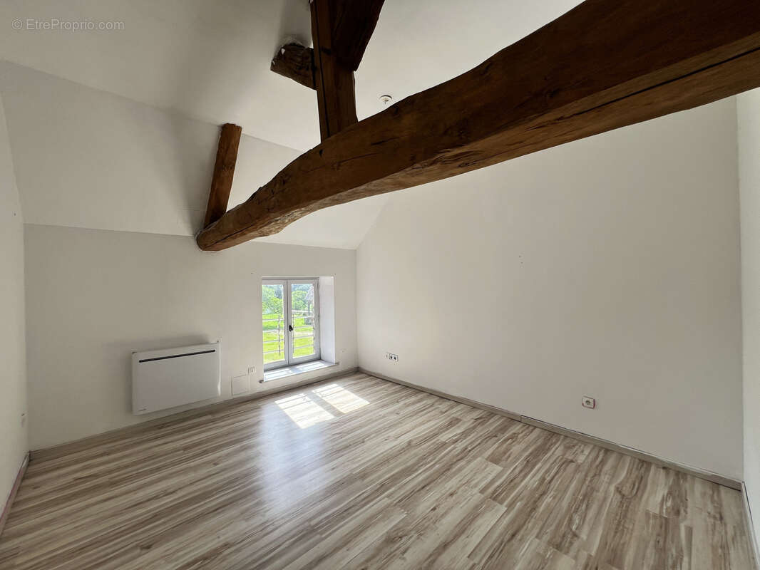 Maison à CHERISY