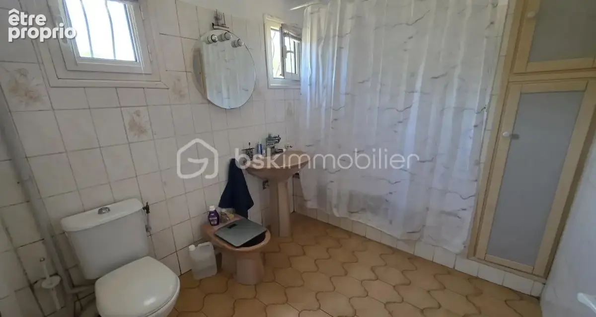  BIEN RARE À LA VENTE – LORGUES – Maison avec piscine, vue dominante et 5 000 m² de terrain - photo 7