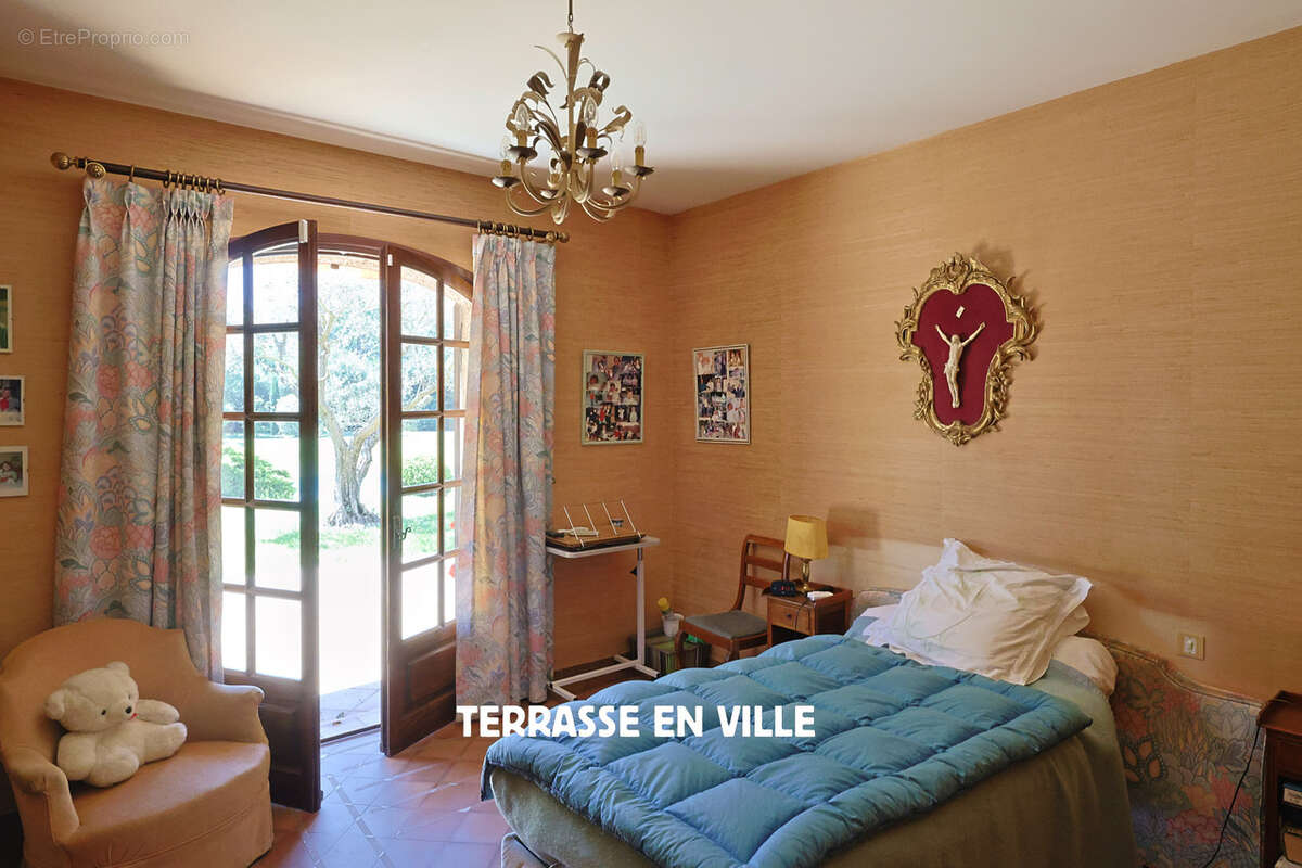 Maison à HYERES