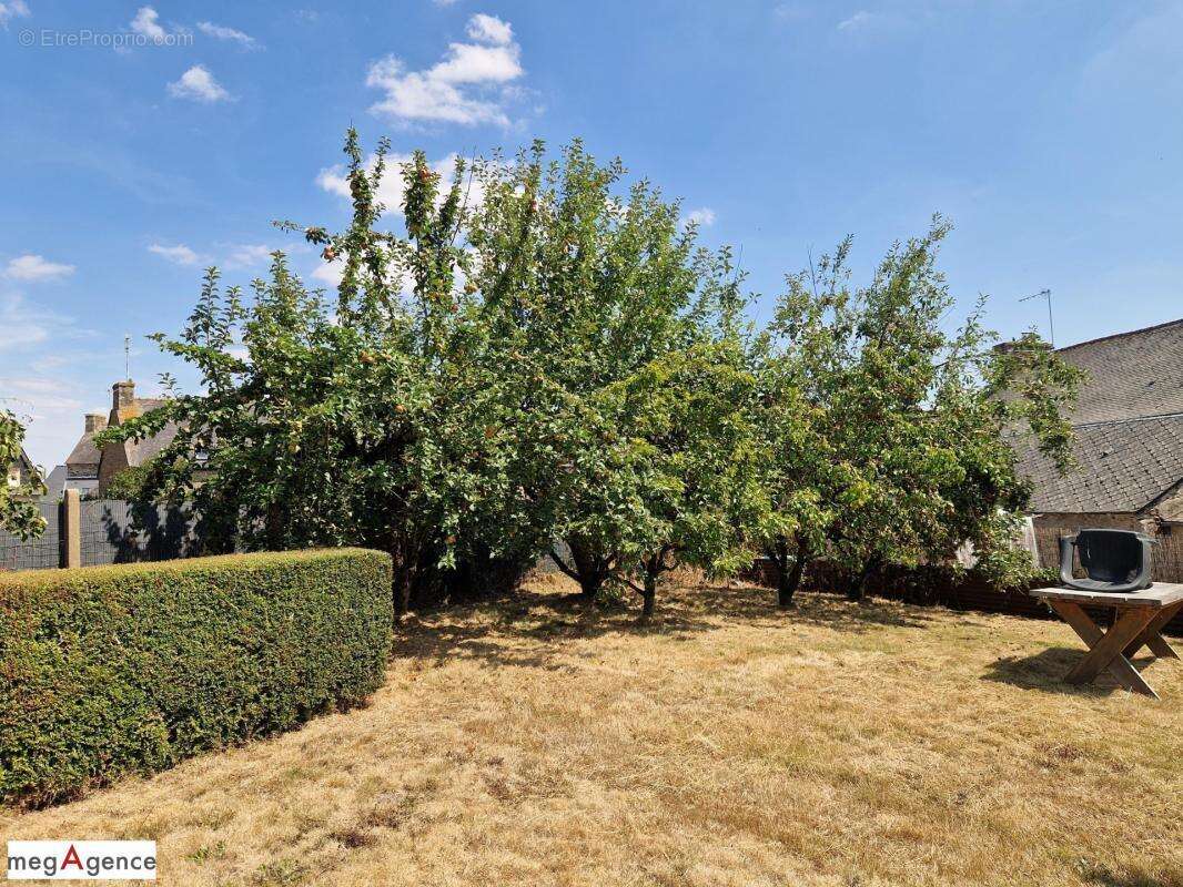 Maison de bourg en pierres avec jardin - photo 8