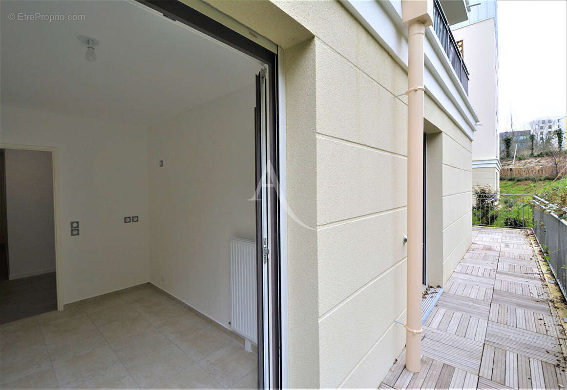 Appartement  4 pièces - Terrasse 28 m²  - Métro Léo Lagrange - photo 2
