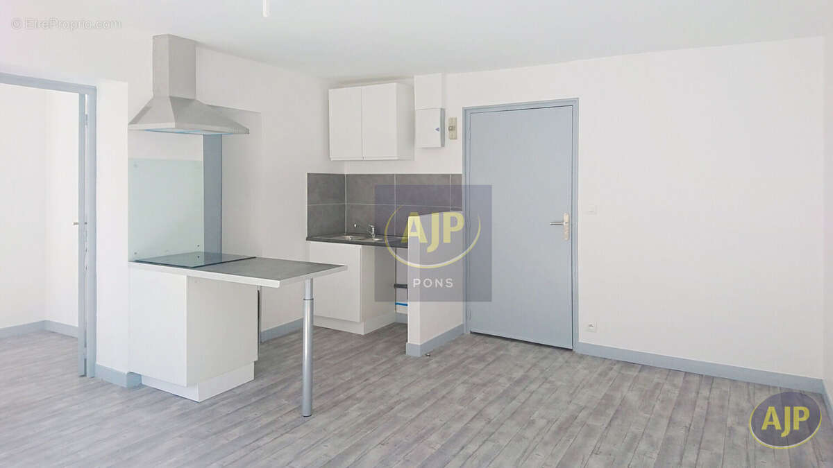 Appartement à PONS