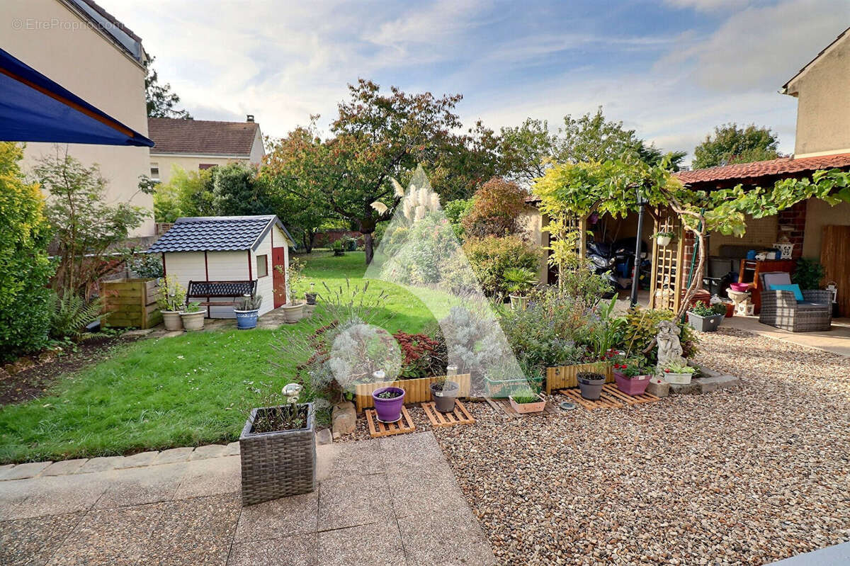 Maison à MERY-SUR-OISE