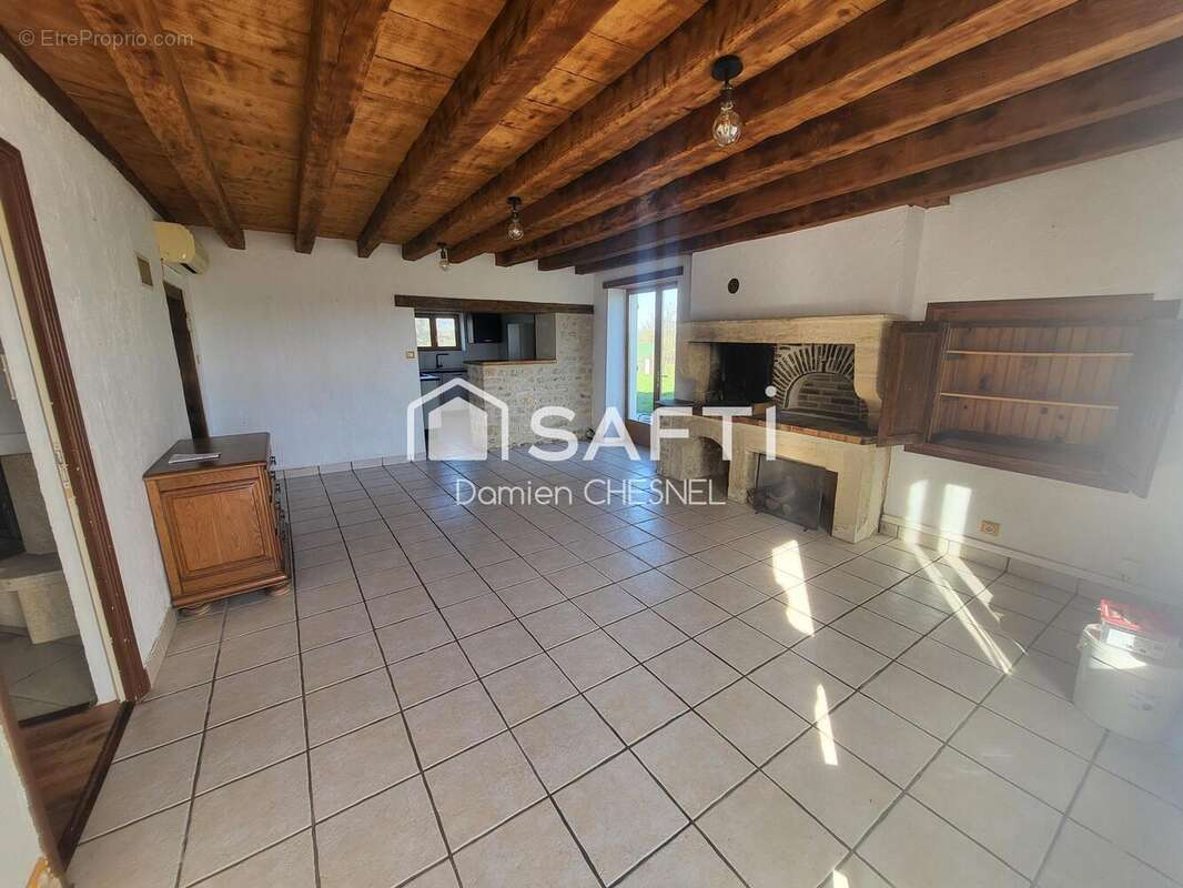 Maison 152 m² à Orcenais  - photo 5