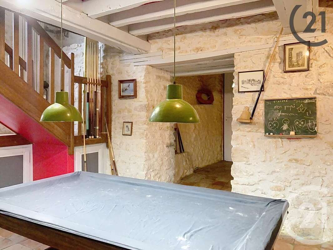 Maison à LES ORMES-SUR-VOULZIE