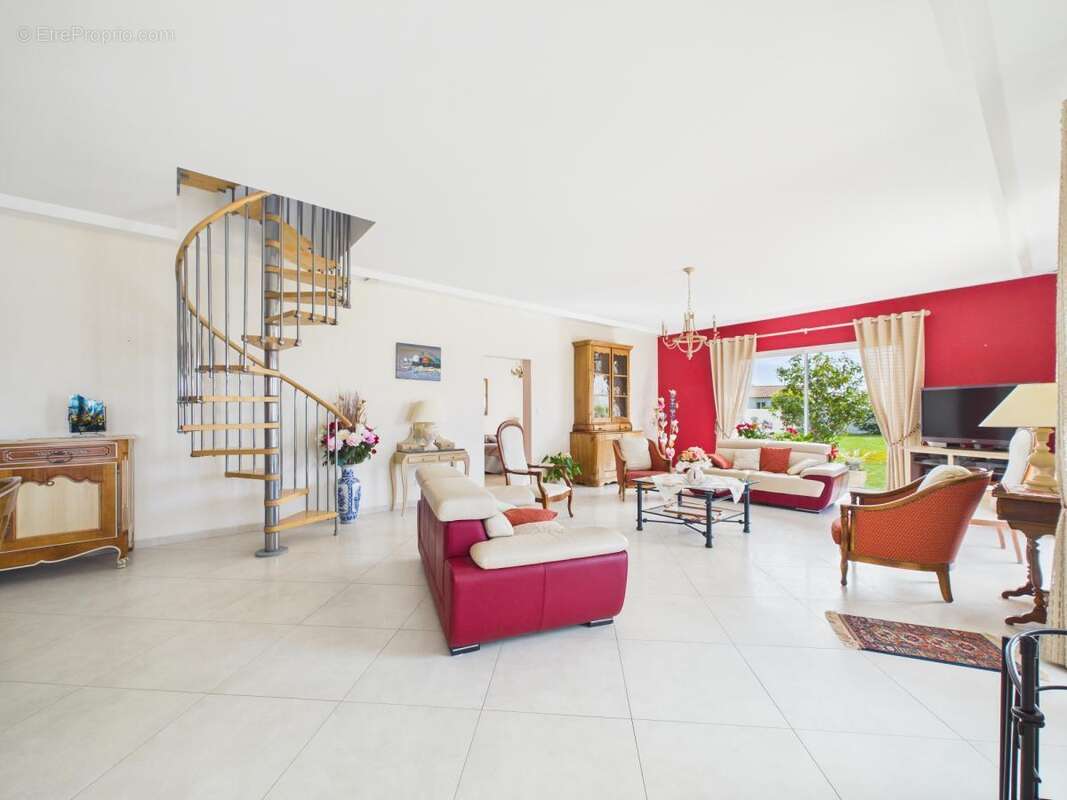 Maison 191 m² à Aiffres  - photo 2