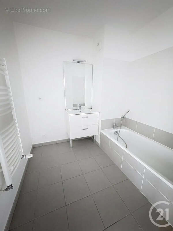 Appartement à DECINES-CHARPIEU