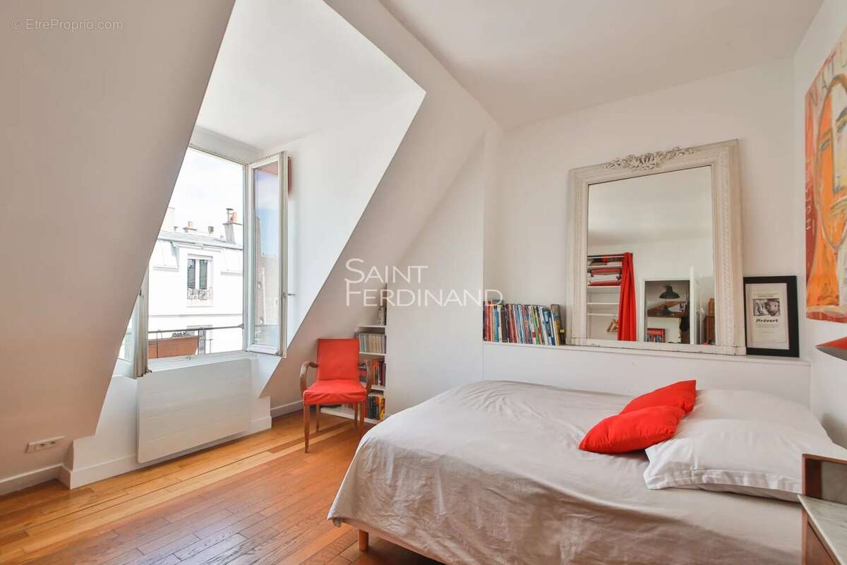 Appartement à PARIS-17E