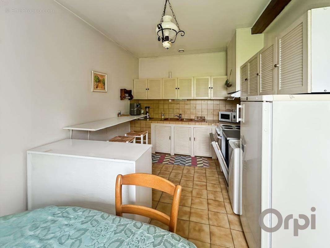 Maison de ville avec deux chambres, jardin et parking - photo 4