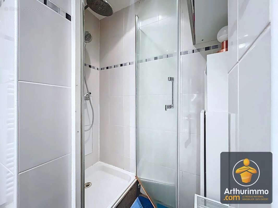 Appartement à CHARENTON-LE-PONT