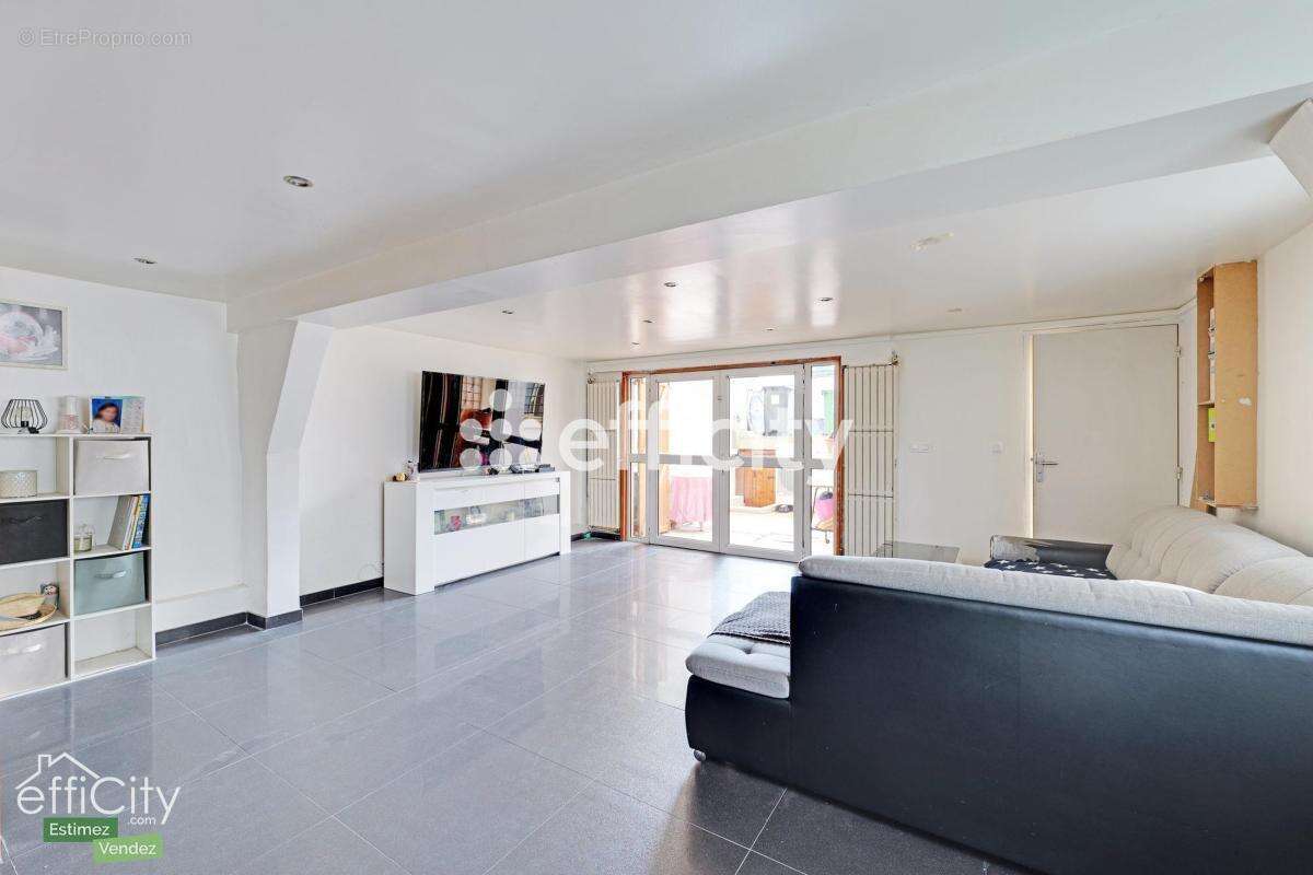 Maison à VILLENEUVE-LE-ROI