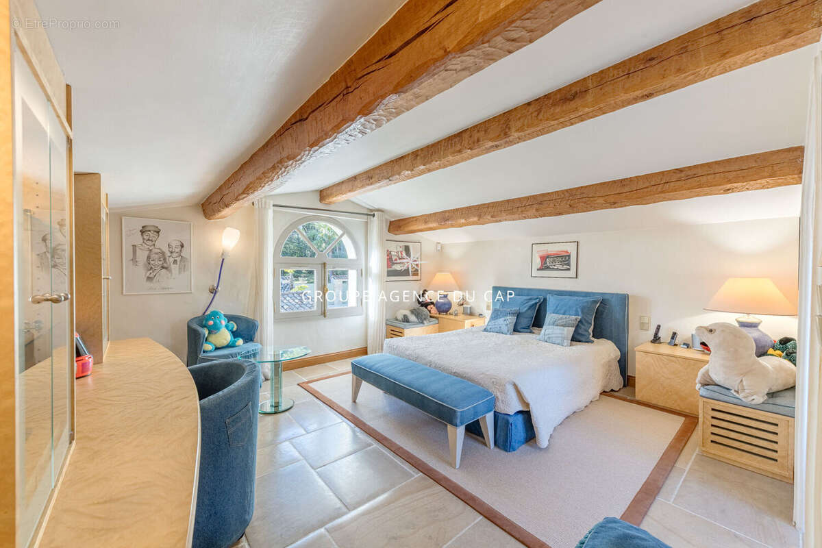 Magnifique villa en pierres au coeur des golfs avec piscine - photo 13